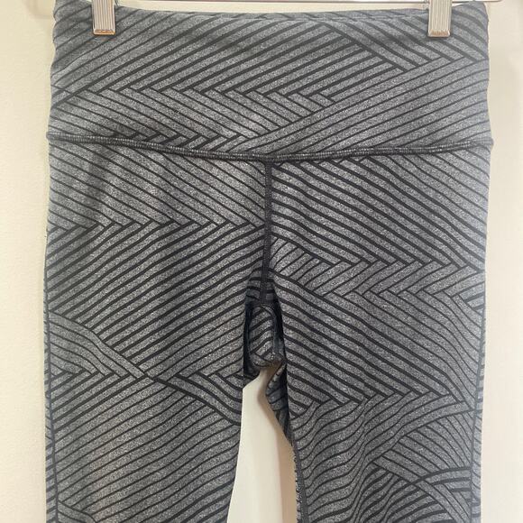 Prana Dark Grey with Black Geometric Stripe Leggings Size Small - Picture 2 of 6
